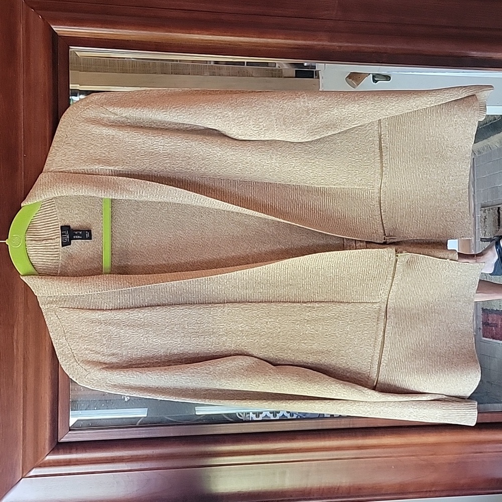 New G.I.L.I. Camel and Cream Zipper Cardigan, size Large